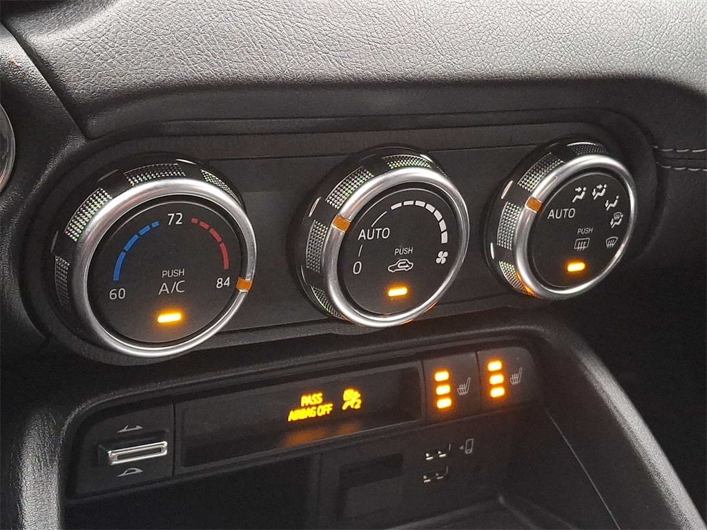 Thumbnail: 2023 Mazda MX-5 Miata - 13