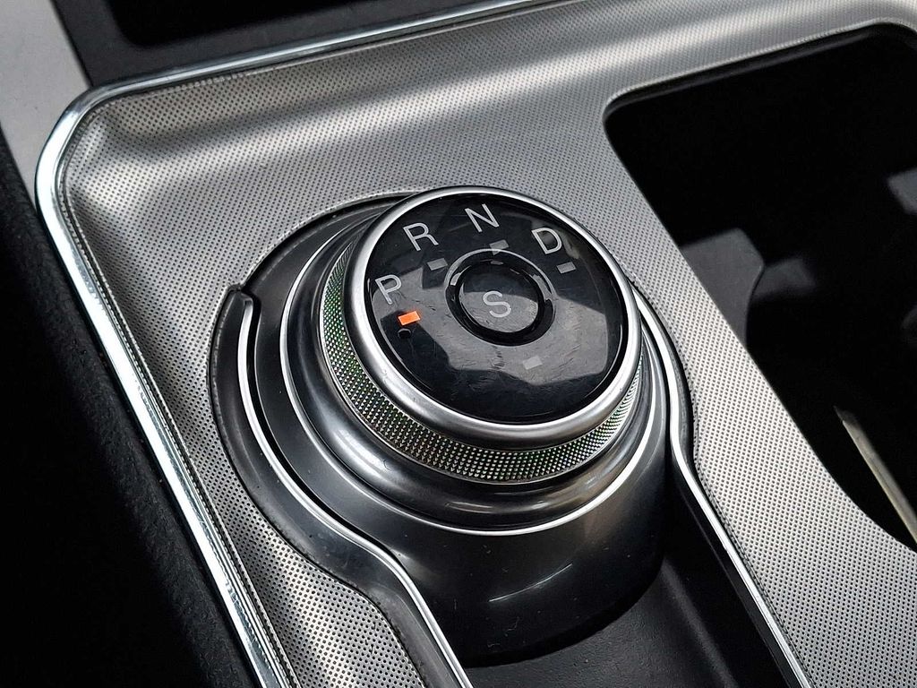 Thumbnail: 2022 Ford Edge - 13
