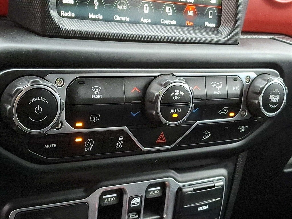 Thumbnail: 2018 Jeep Wrangler - 14