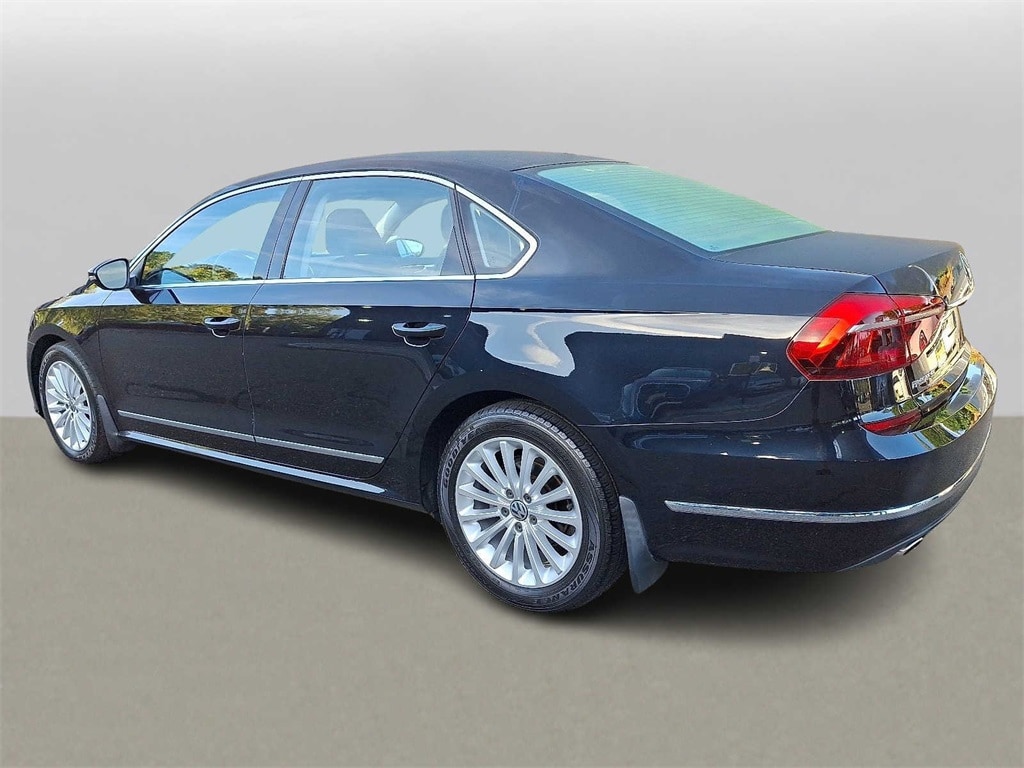 Thumbnail: 2017 Volkswagen Passat - 5