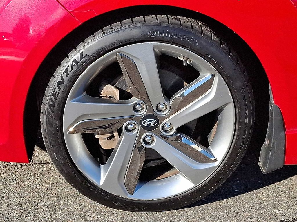 Thumbnail: 2013 Hyundai Veloster - 6