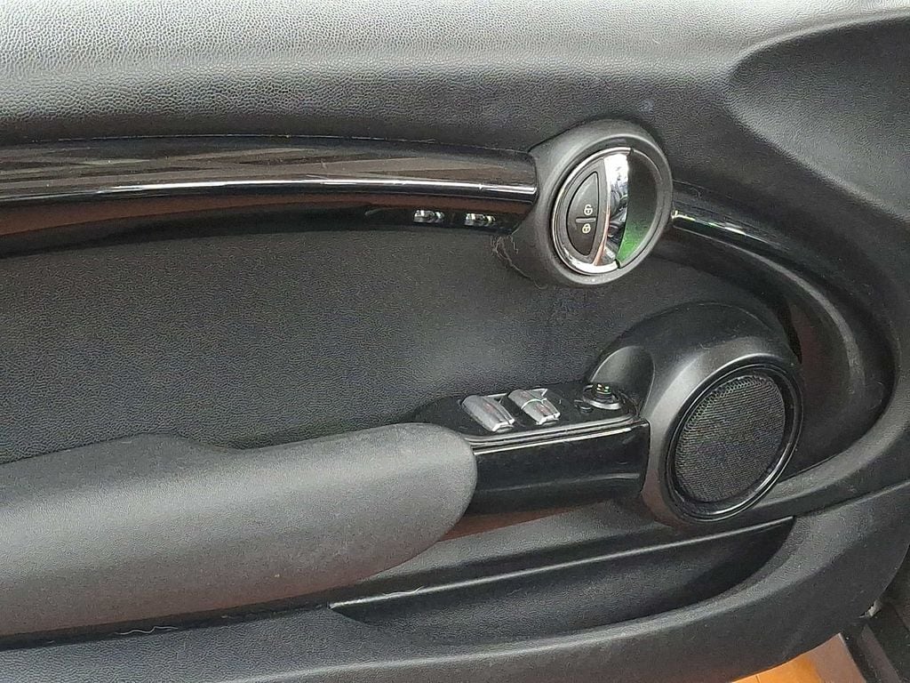 Thumbnail: 2016 MINI Cooper Convertible - 13