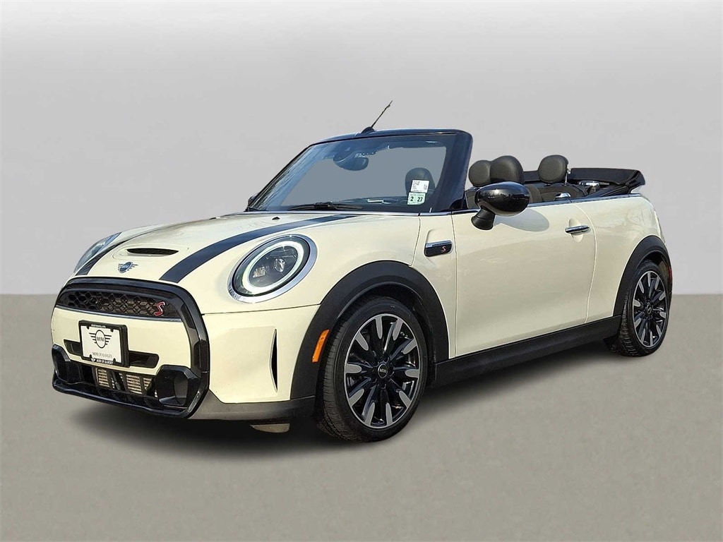 2022 MINI Convertible S's photo