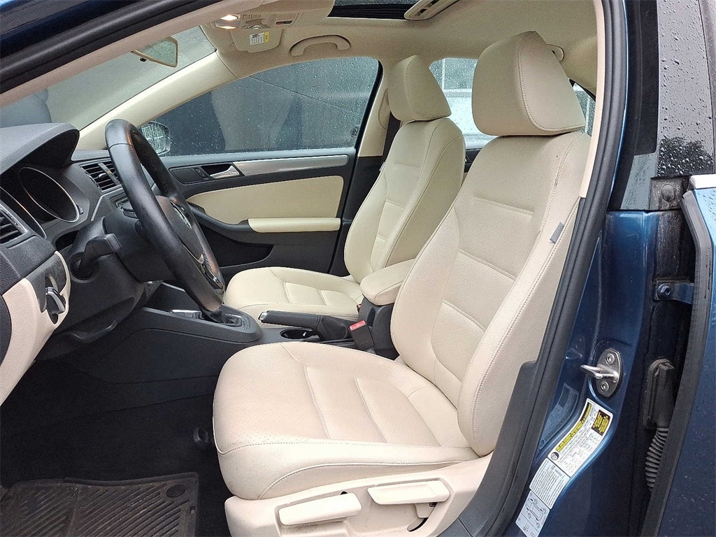 2017 Volkswagen Jetta SE 10