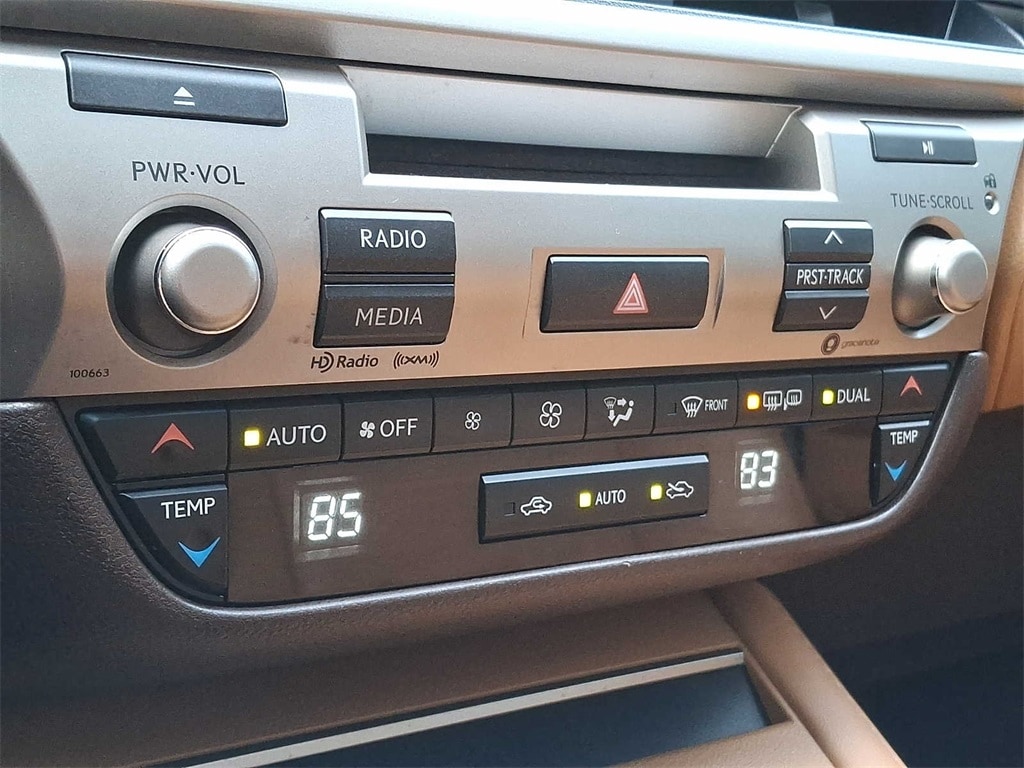 Thumbnail: 2017 Lexus ES - 14