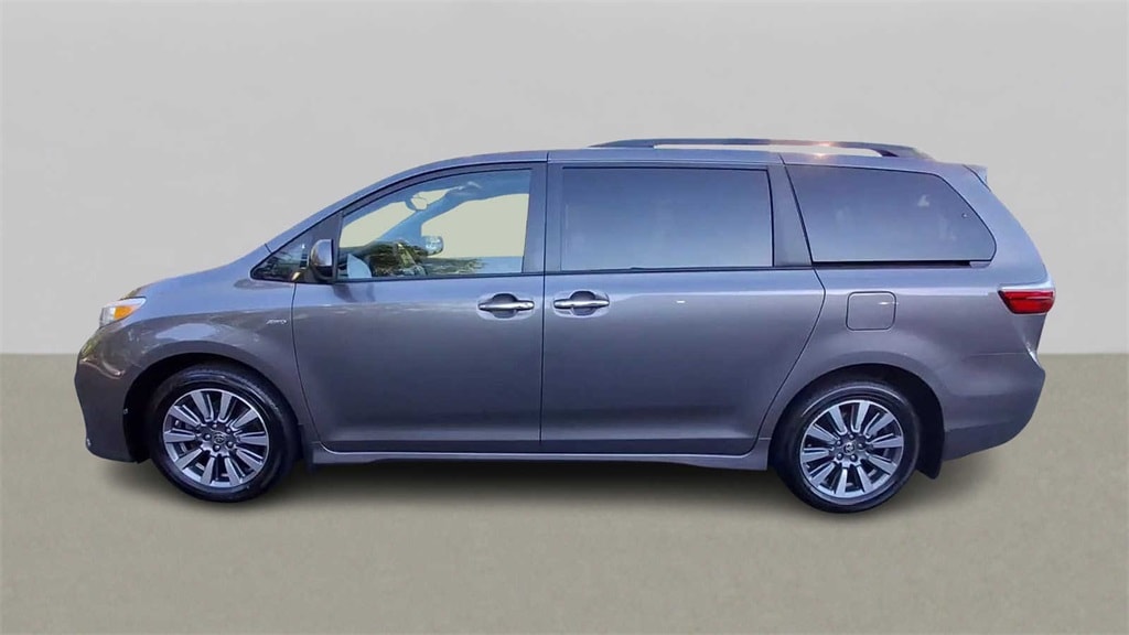 Thumbnail: 2020 Toyota Sienna - 5