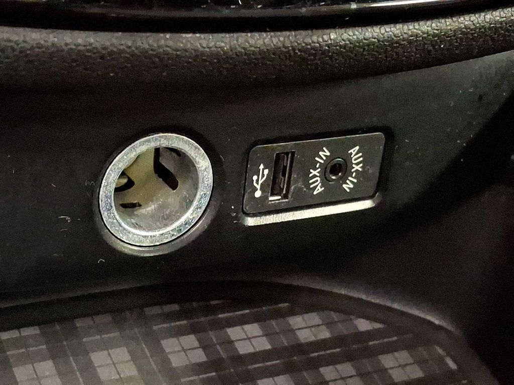 Thumbnail: 2017 MINI Cooper Clubman - 21