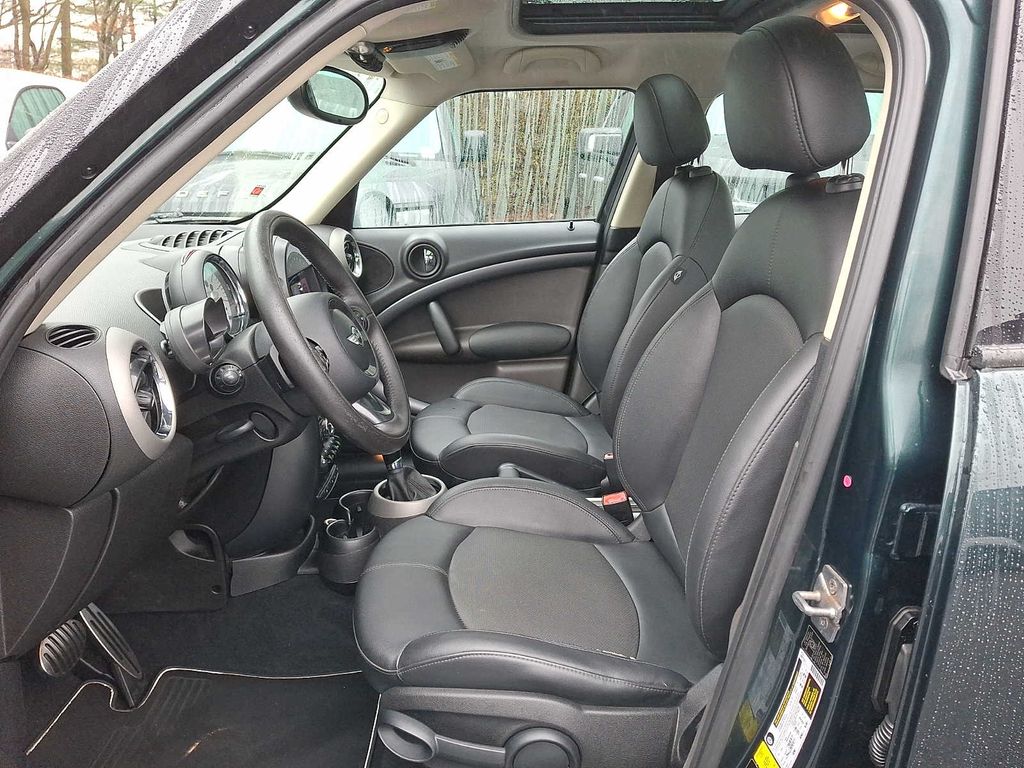 Thumbnail: 2012 MINI Cooper Countryman - 12