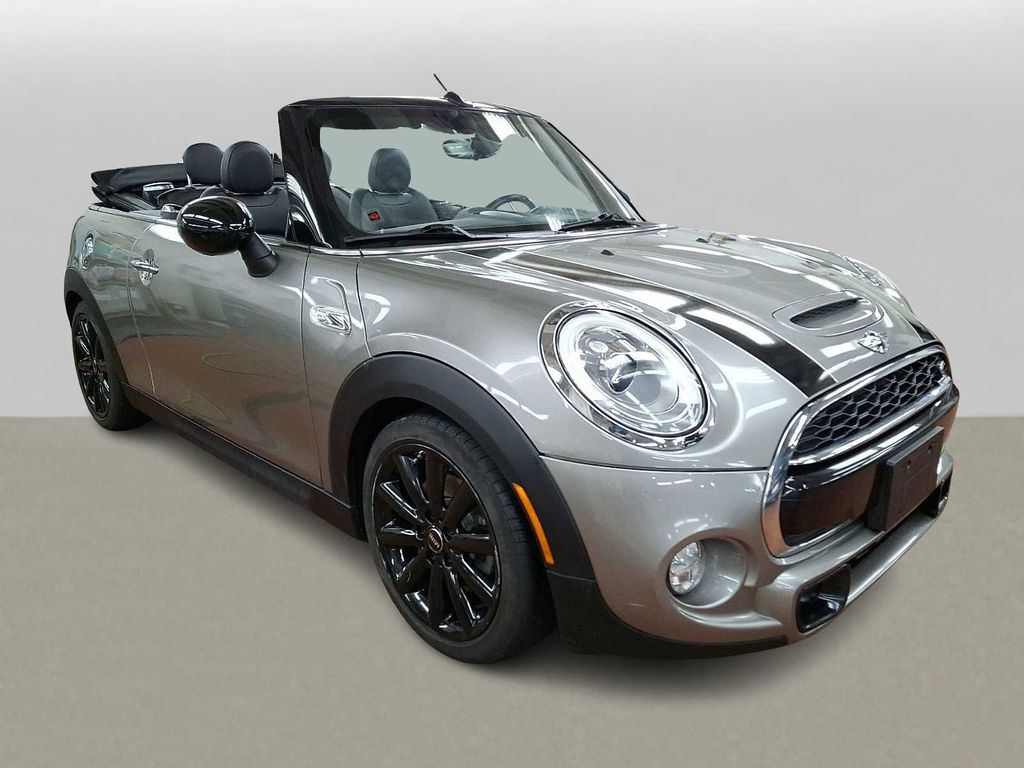 Thumbnail: 2016 MINI Cooper Convertible - 3