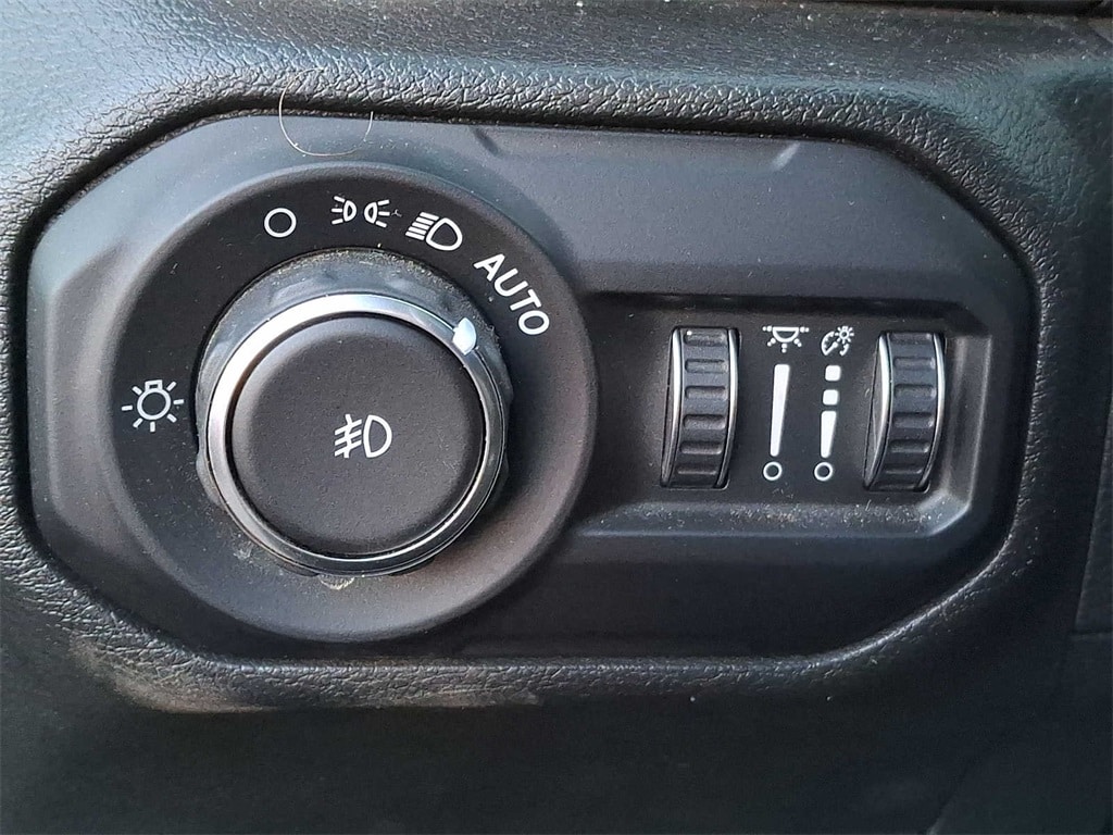 Thumbnail: 2021 Jeep Wrangler - 25