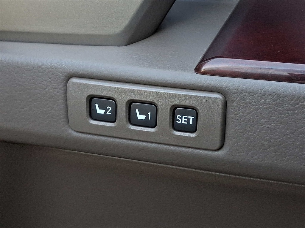 Thumbnail: 2019 Lexus GX - 25