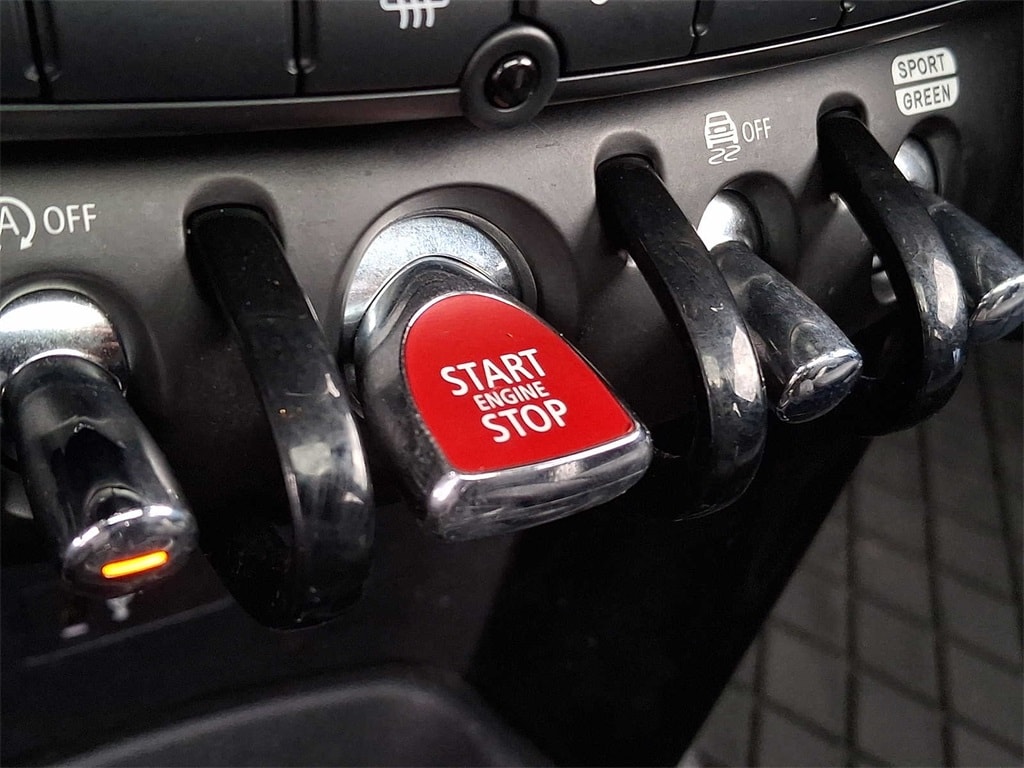 Thumbnail: 2021 MINI Cooper Hardtop - 19