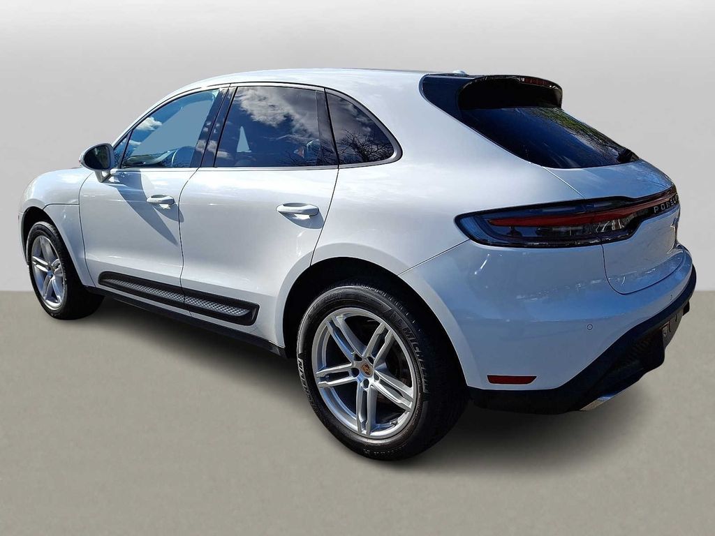 Thumbnail: 2022 Porsche Macan - 5