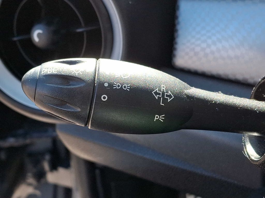 Thumbnail: 2010 MINI Cooper - 23