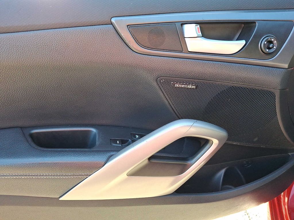 Thumbnail: 2013 Hyundai Veloster - 8