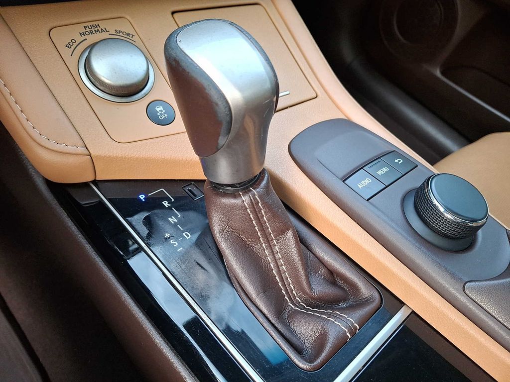 Thumbnail: 2017 Lexus ES - 13