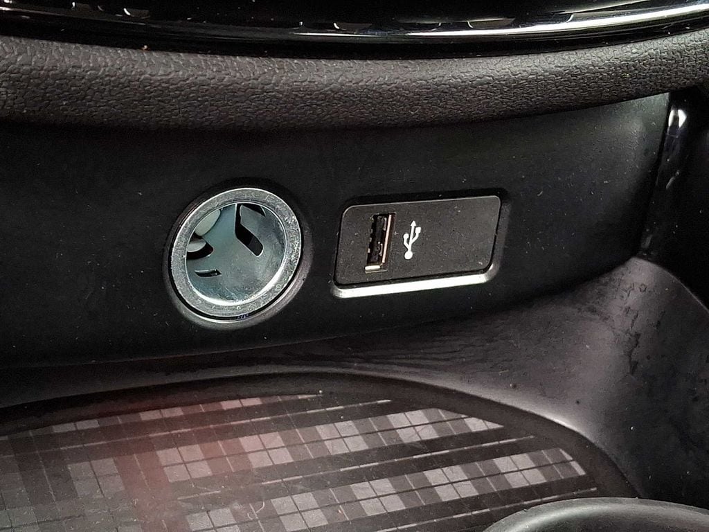 Thumbnail: 2023 MINI Cooper Clubman - 23