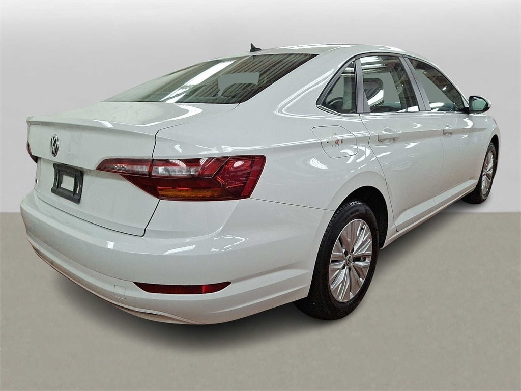 Thumbnail: 2019 Volkswagen Jetta - 4