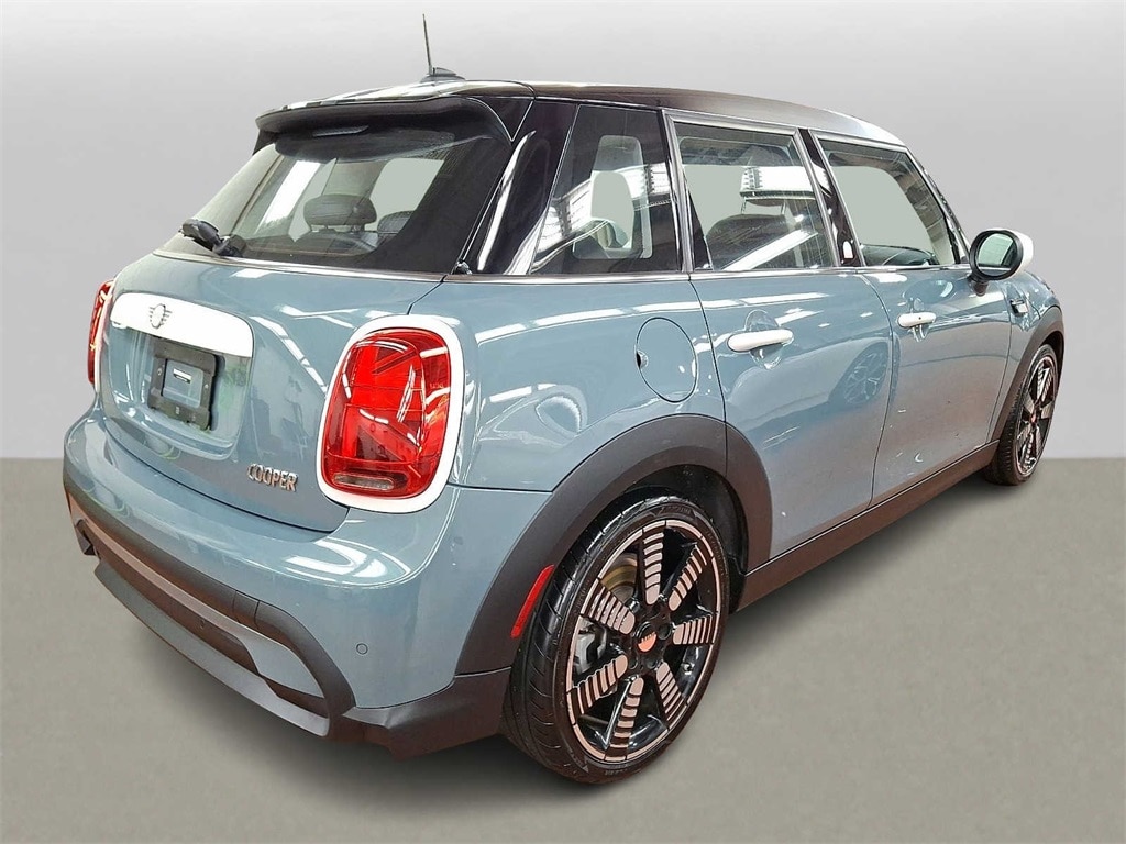 Thumbnail: 2023 MINI Cooper Hardtop - 3
