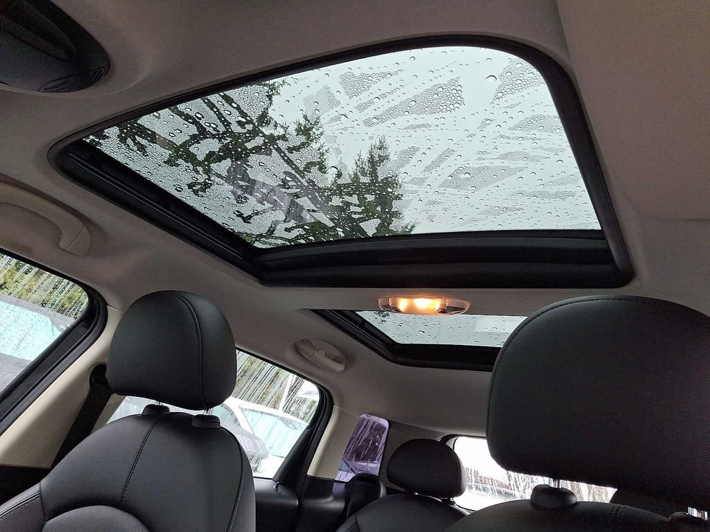 Thumbnail: 2012 MINI Cooper Countryman - 14