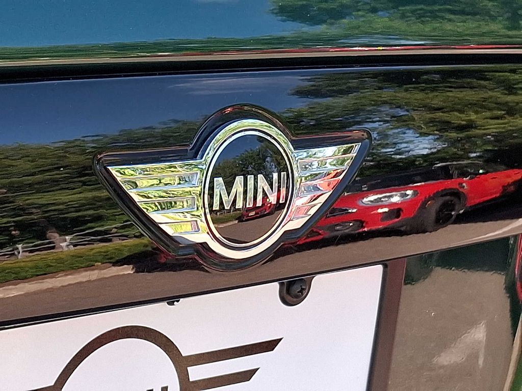 Thumbnail: 2017 MINI Cooper Hardtop - 28