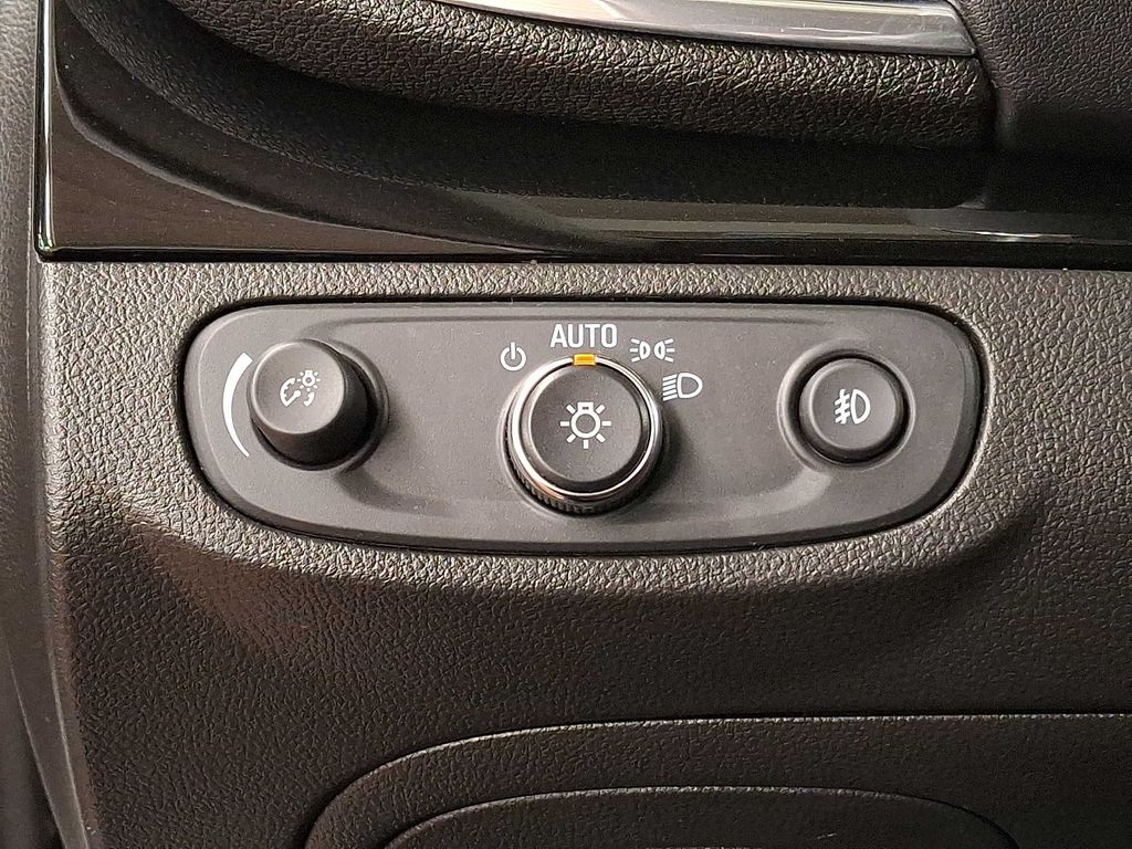 Thumbnail: 2019 Buick Encore - 21