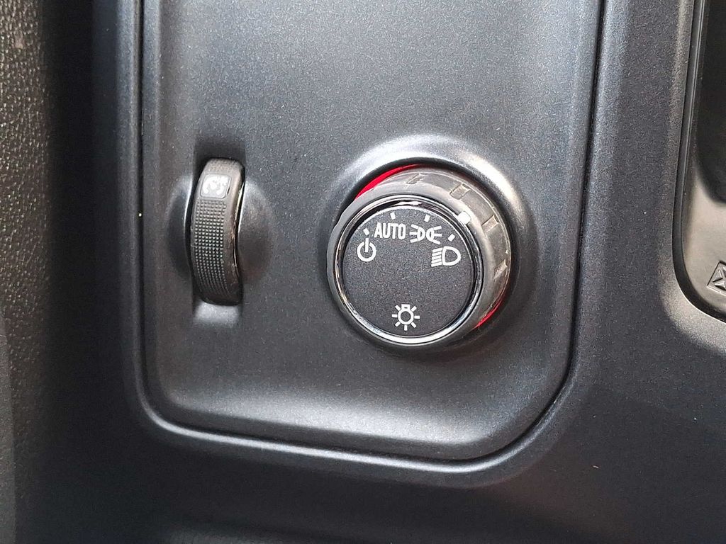 Thumbnail: 2016 GMC Sierra 3500 - 19
