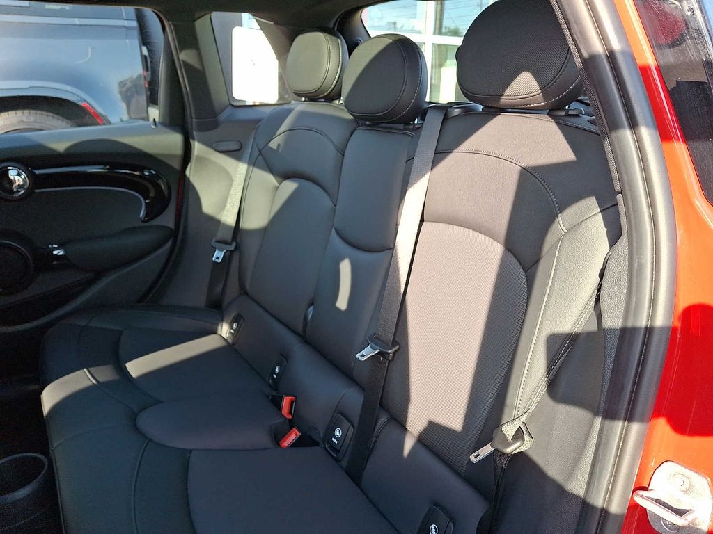 2023 MINI Hardtop 4 Door S - Photo 8