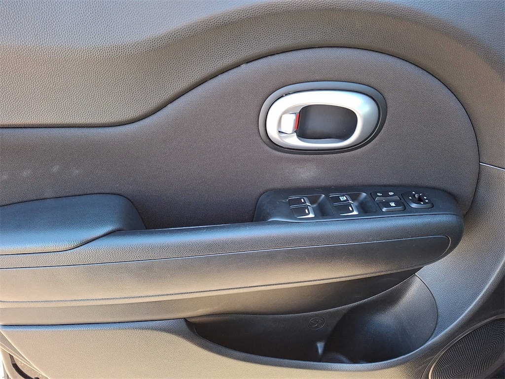 Thumbnail: 2017 Kia Soul - 10