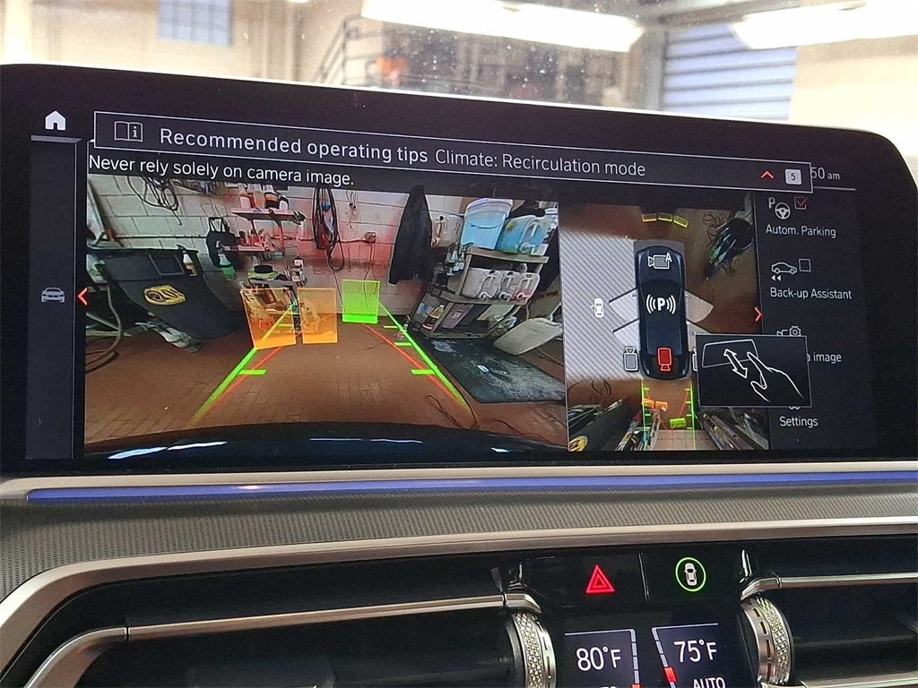 Thumbnail: 2022 BMW X6 - 16