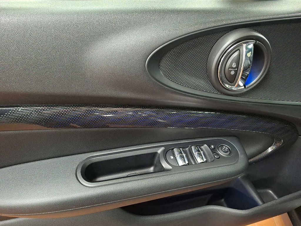 Thumbnail: 2017 MINI Cooper Clubman - 8