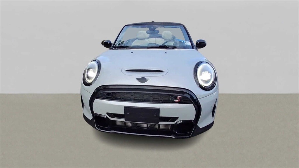 2023 Mini Cooper S Iconic photo 3