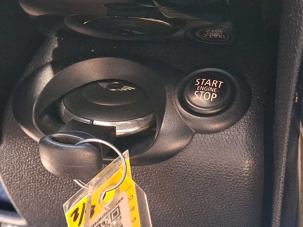 Thumbnail: 2015 MINI Cooper Countryman - 21