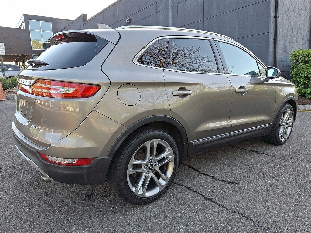 Thumbnail: 2017 Lincoln MKC - 24