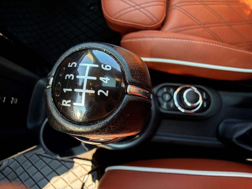 Thumbnail: 2022 MINI Cooper Hardtop - 25