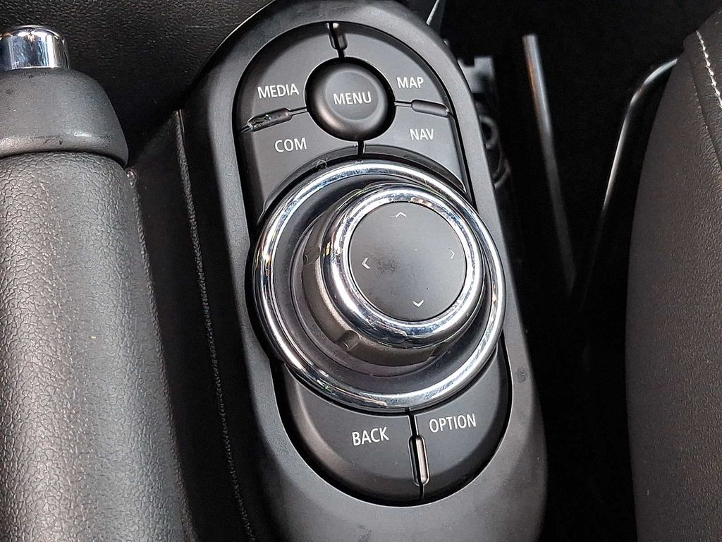 Thumbnail: 2024 MINI Cooper Convertible - 18