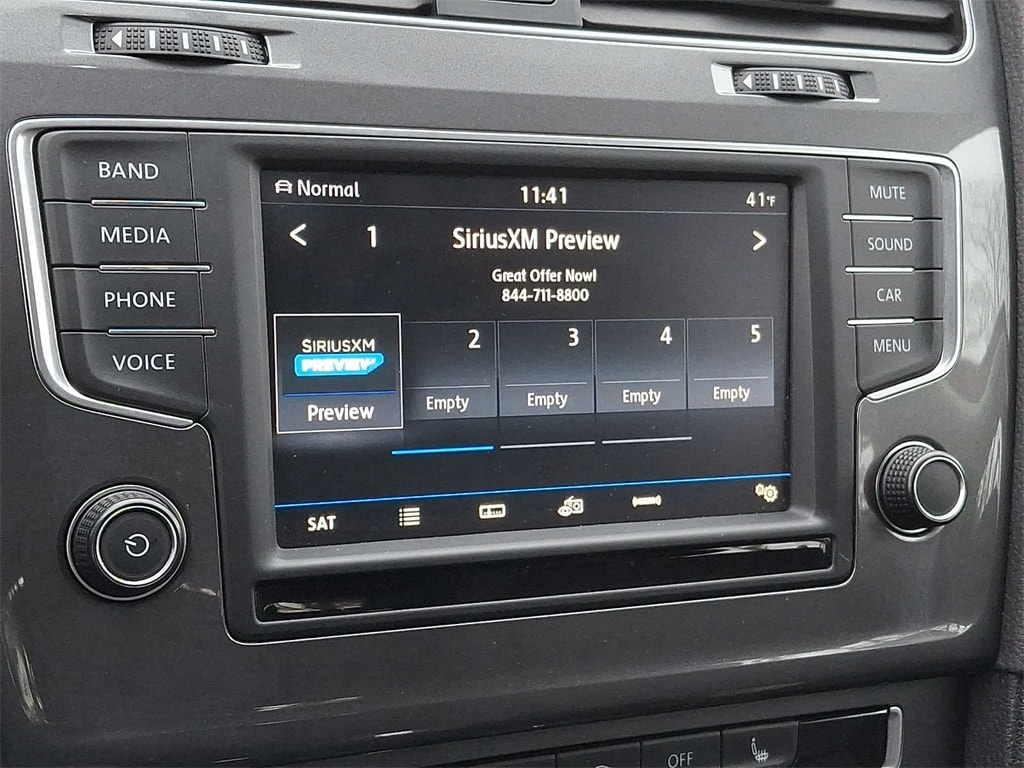 Thumbnail: 2017 Volkswagen Golf - 13