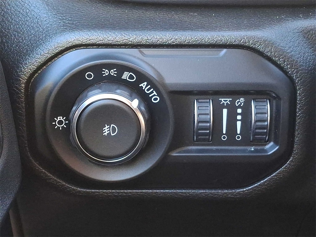 Thumbnail: 2021 Jeep Wrangler - 25