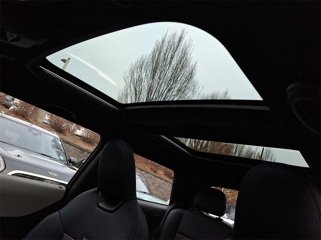 Thumbnail: 2025 MINI Cooper Hardtop - 14