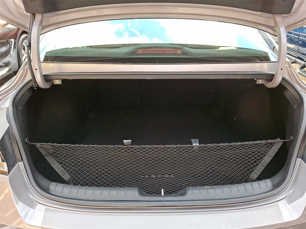 Thumbnail: 2022 Hyundai Elantra - 27