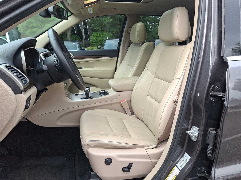 Thumbnail: 2015 Jeep Grand Cherokee - 10