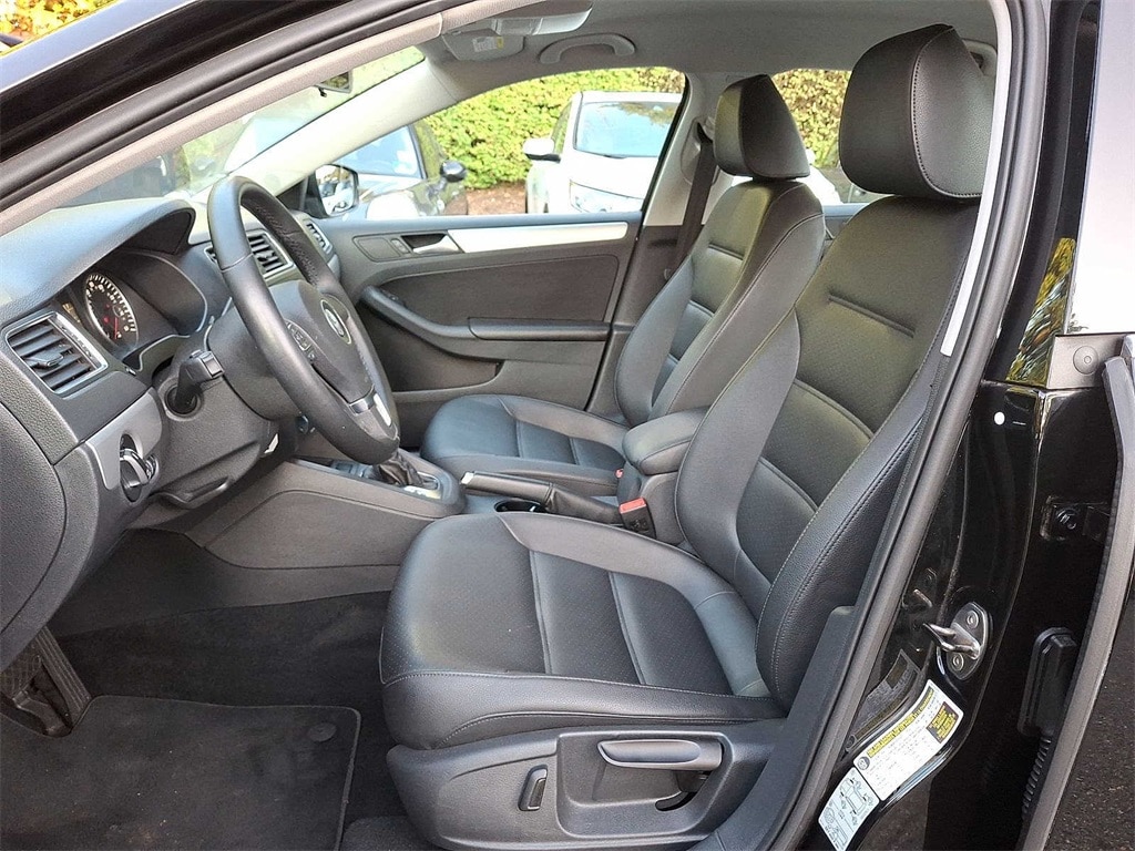 Thumbnail: 2013 Volkswagen Jetta - 11