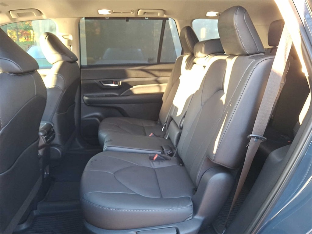 Thumbnail: 2024 Toyota Grand Highlander - 9