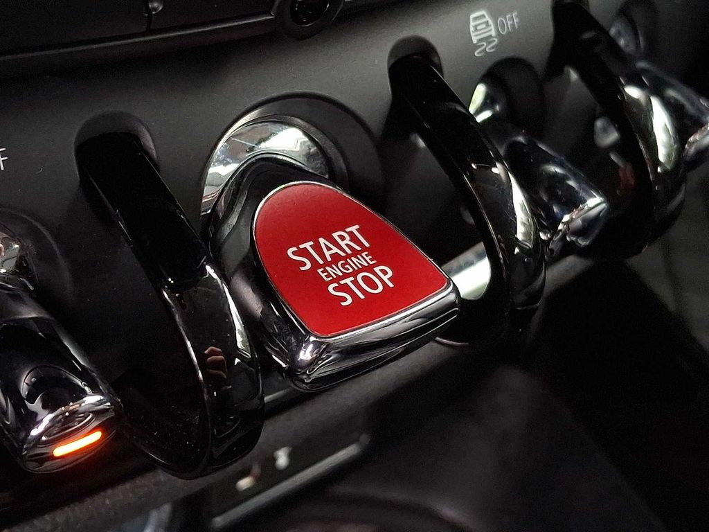 Thumbnail: 2023 MINI Cooper Clubman - 21