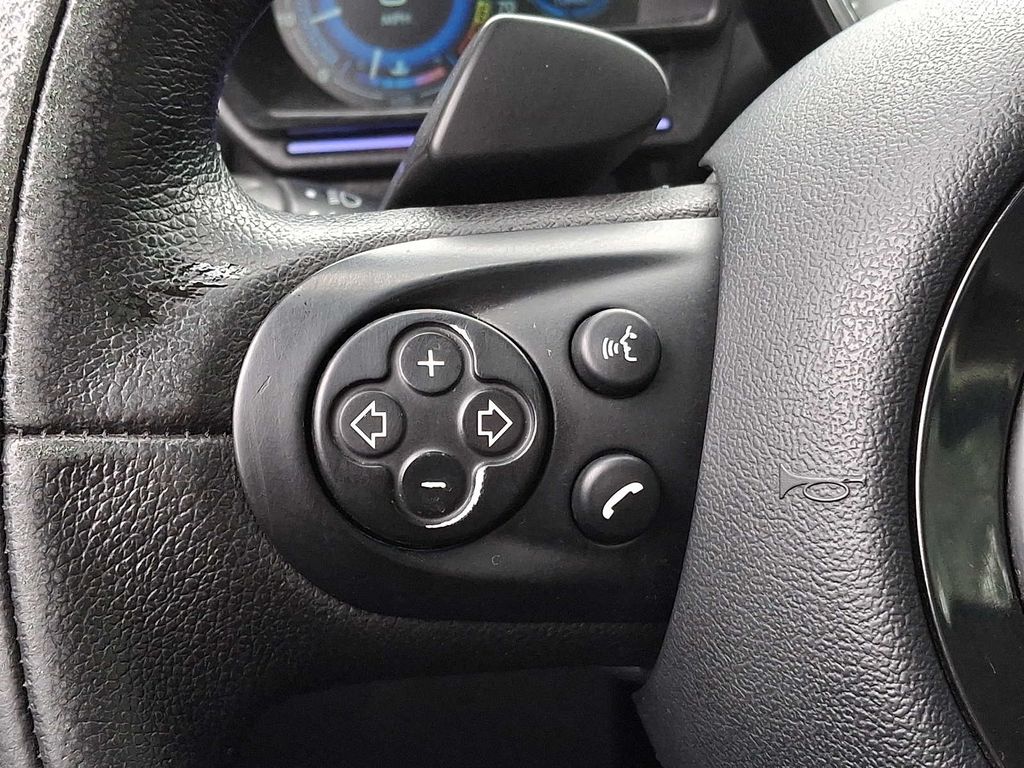 Thumbnail: 2012 MINI Cooper Countryman - 20