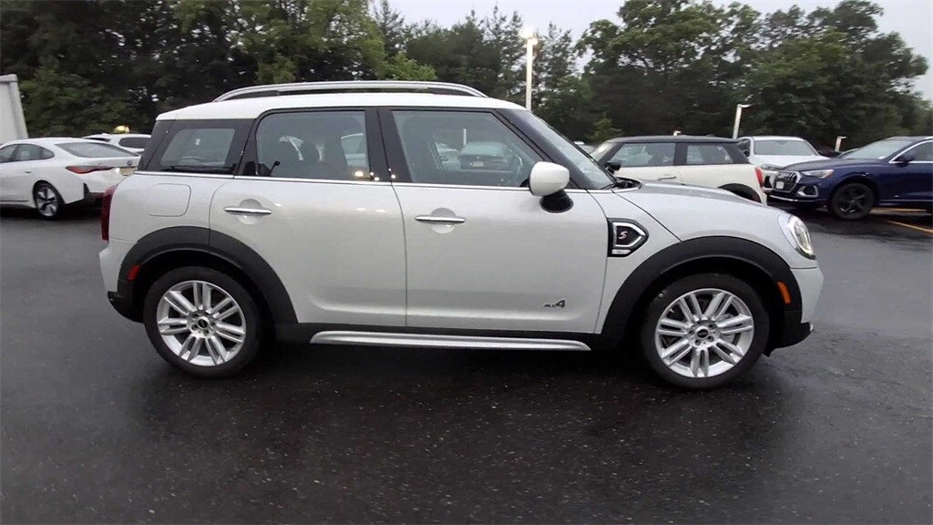 2023 MINI Cooper Countryman Signature 9