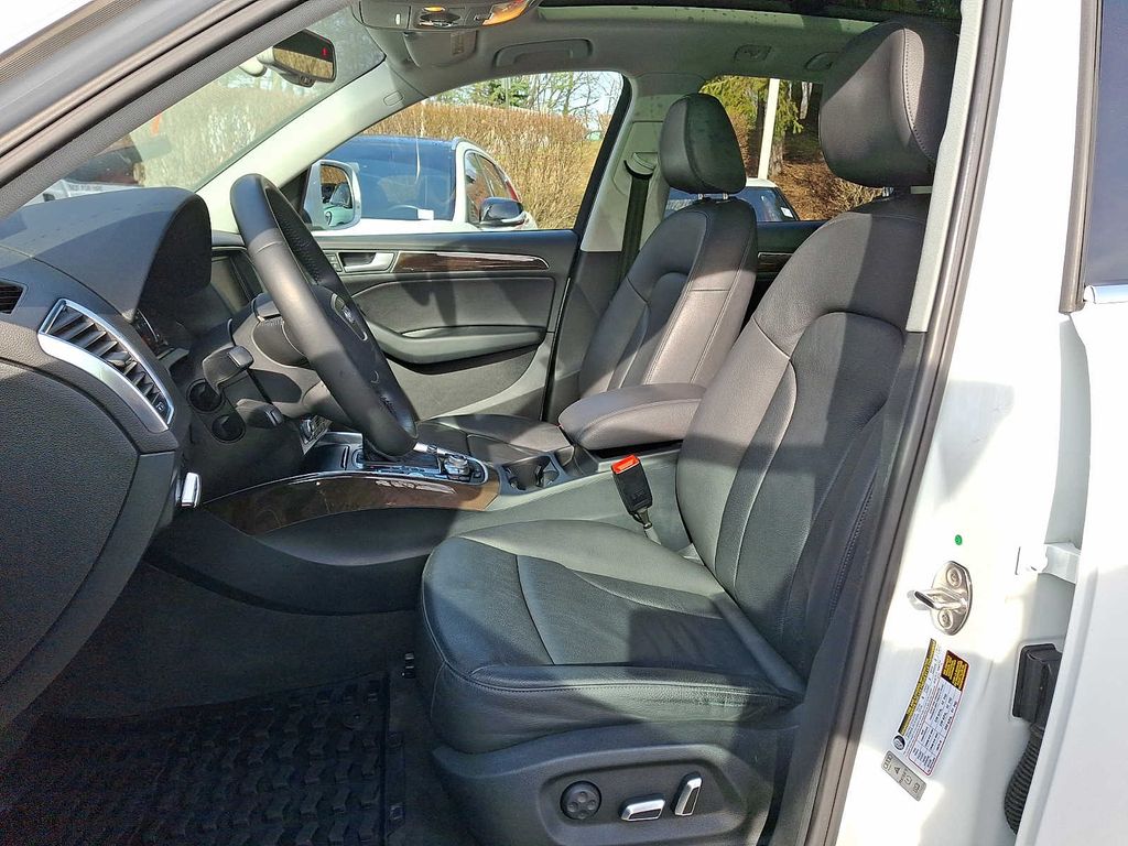 Thumbnail: 2014 Audi Q5 - 10