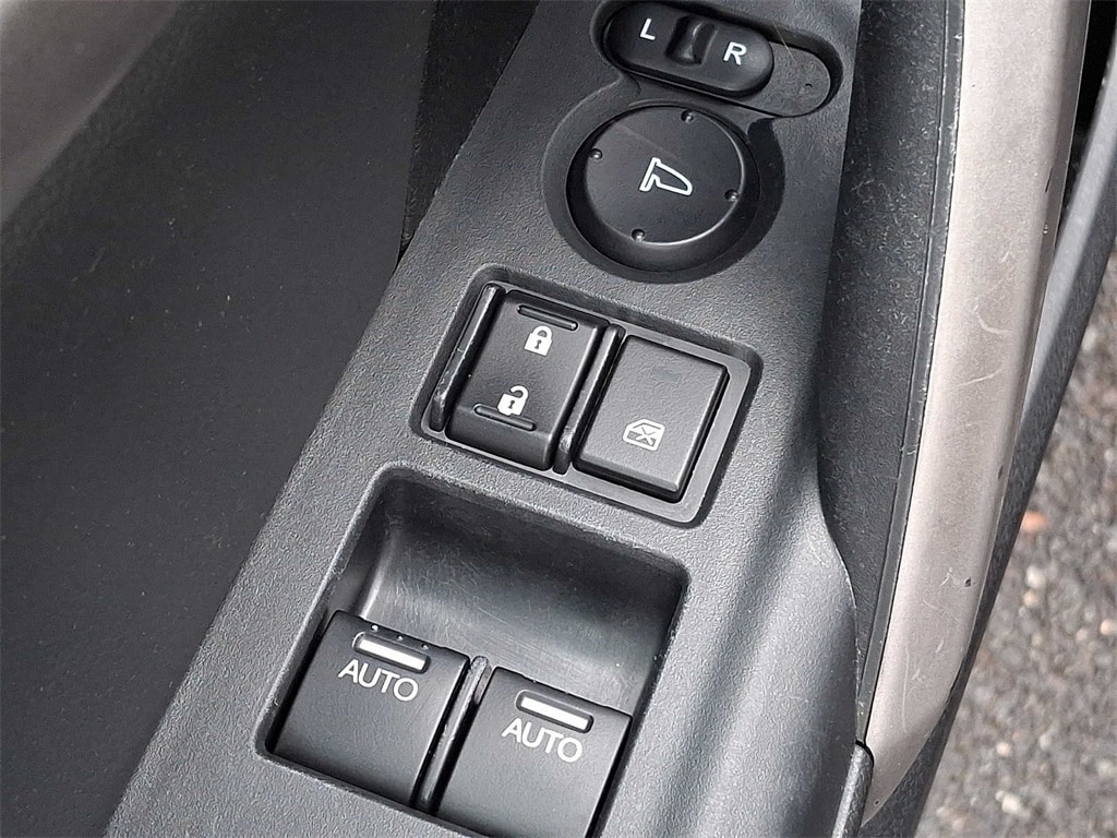 Thumbnail: 2009 Honda Accord - 25