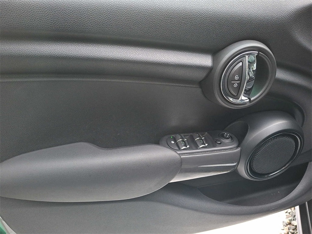 Thumbnail: 2019 MINI Cooper Hardtop - 10