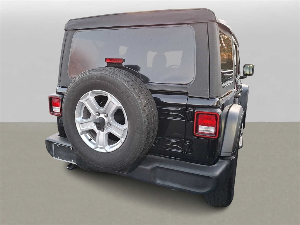 Thumbnail: 2021 Jeep Wrangler - 3